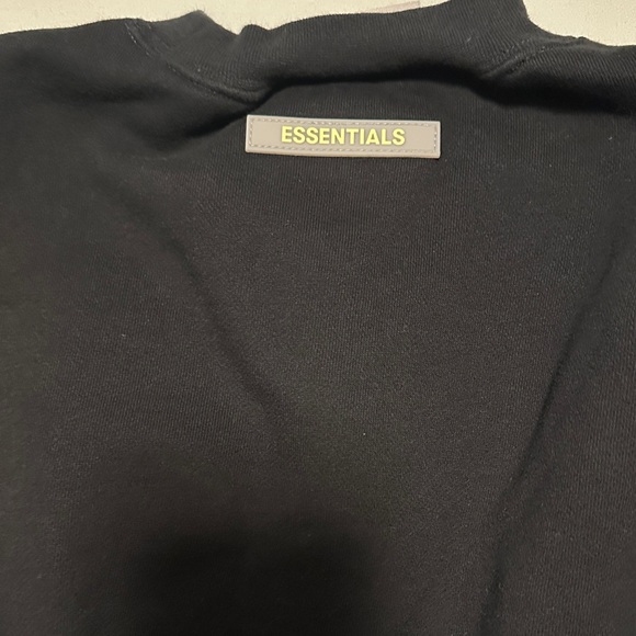 Essentials - Picture 3 of 4